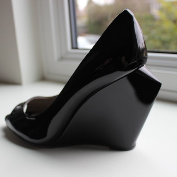 Calvin Klein Collection Black Patent Wedge Pump - Picture 1 of 4